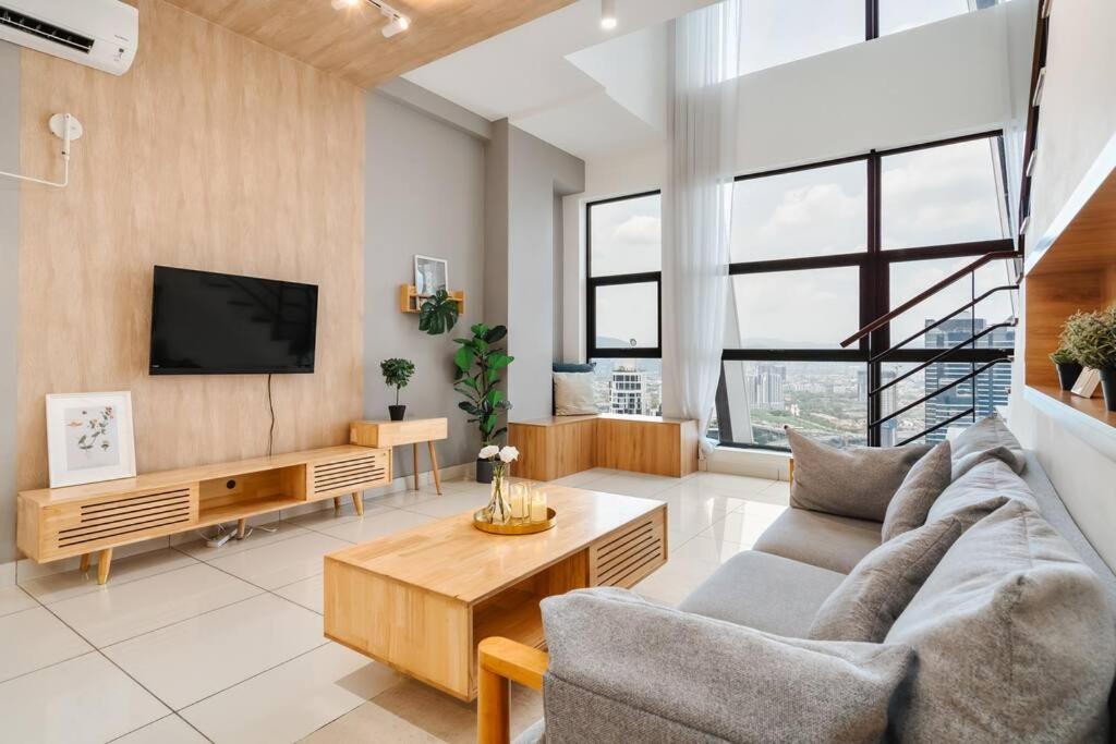 Arte Mont Kiara-netflix-muji-6pax Apartment Kuala Lumpur